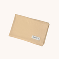 L'Étole ESMIA coloris Aurore, hijab beige nude plié à plat pour l'Esmienne, étiquette tissée ESMIA